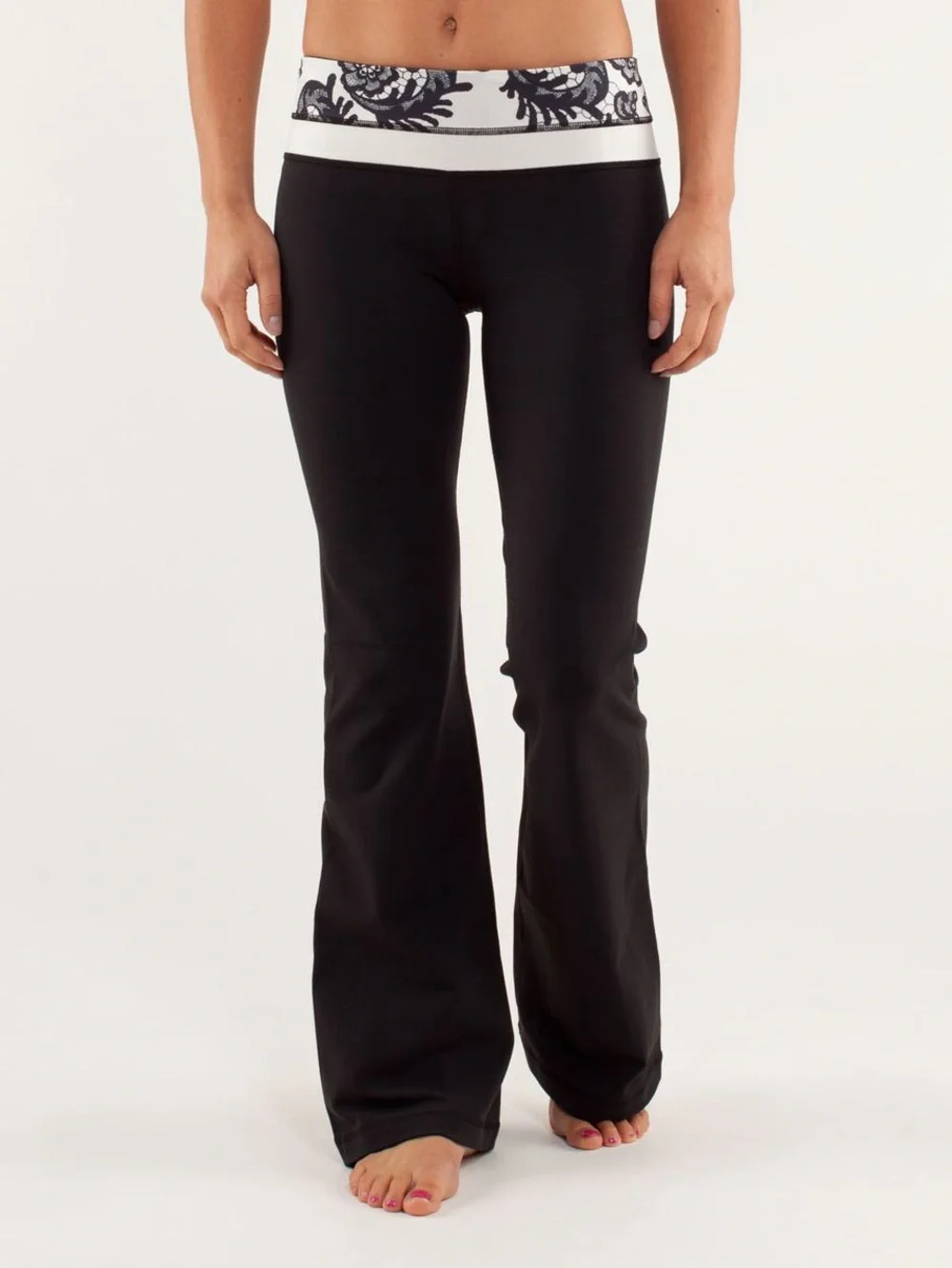 Vintage Lululemon Groove Pant (Regular) in Black/Laceoflage Polar Cream Black 8